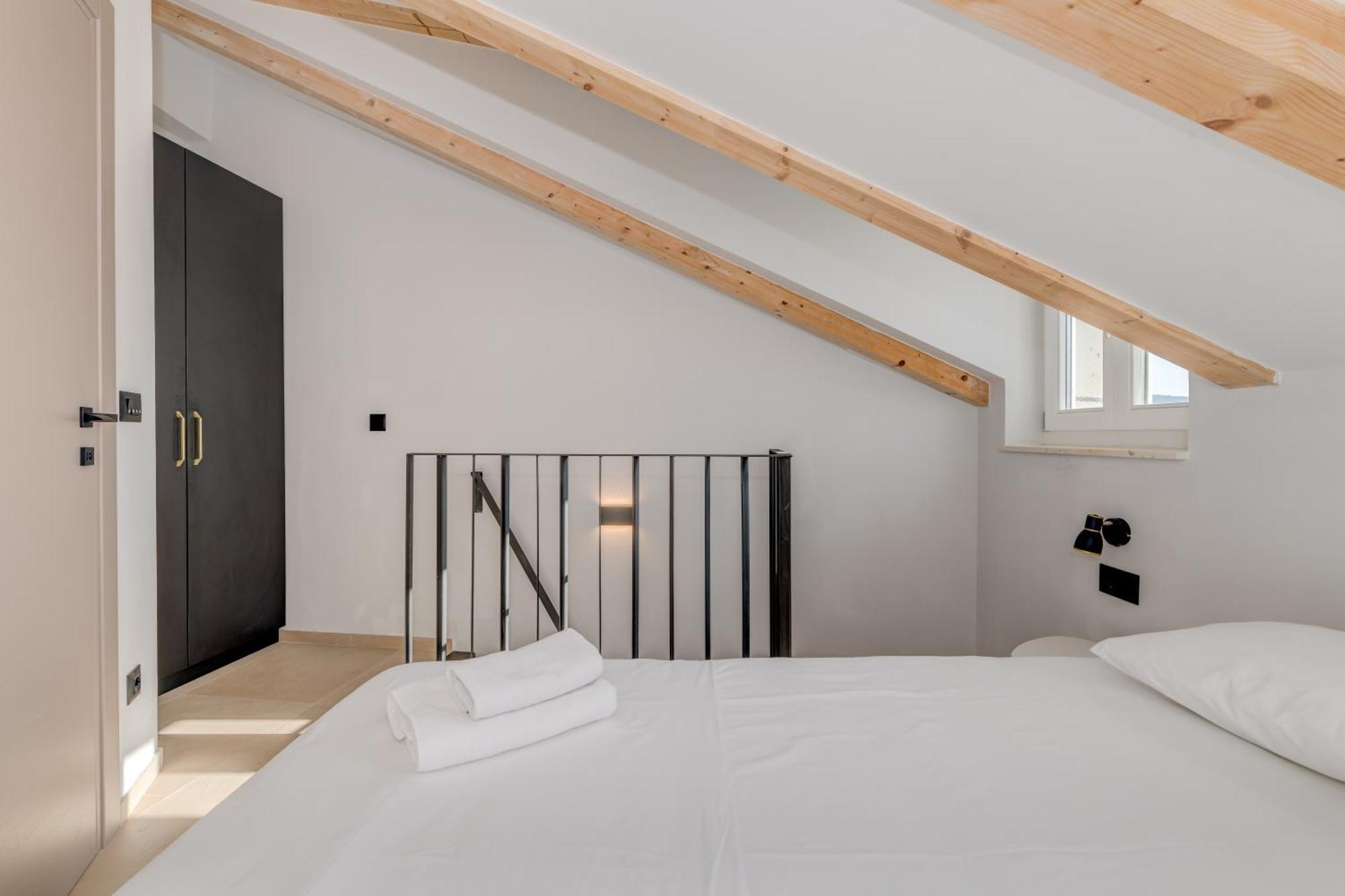 Tiny Secret House Apartment Komiža Екстериор снимка