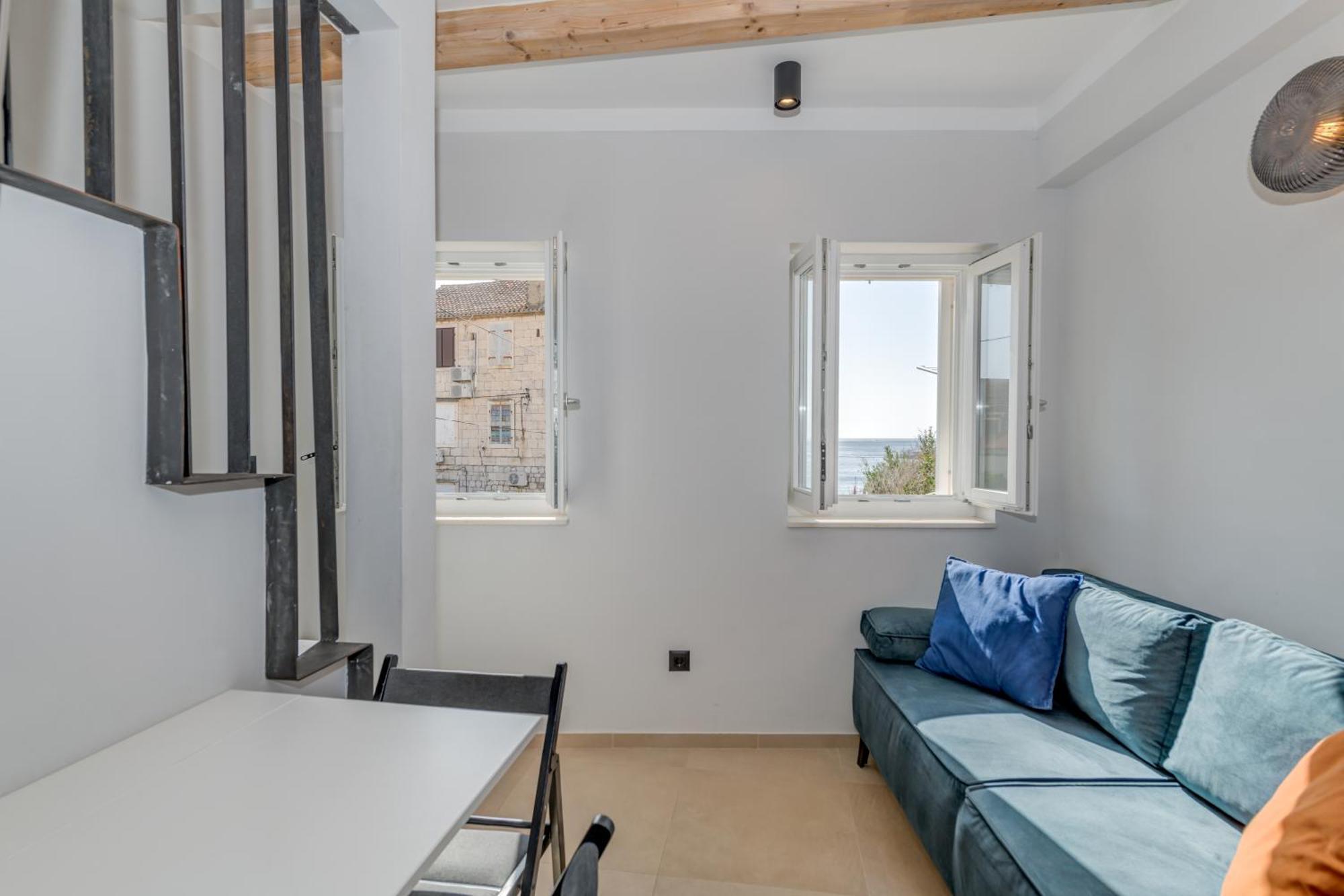 Tiny Secret House Apartment Komiža Екстериор снимка